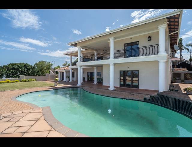5 BEDROOM HOUSE FOR SALE IN LA LUCIA